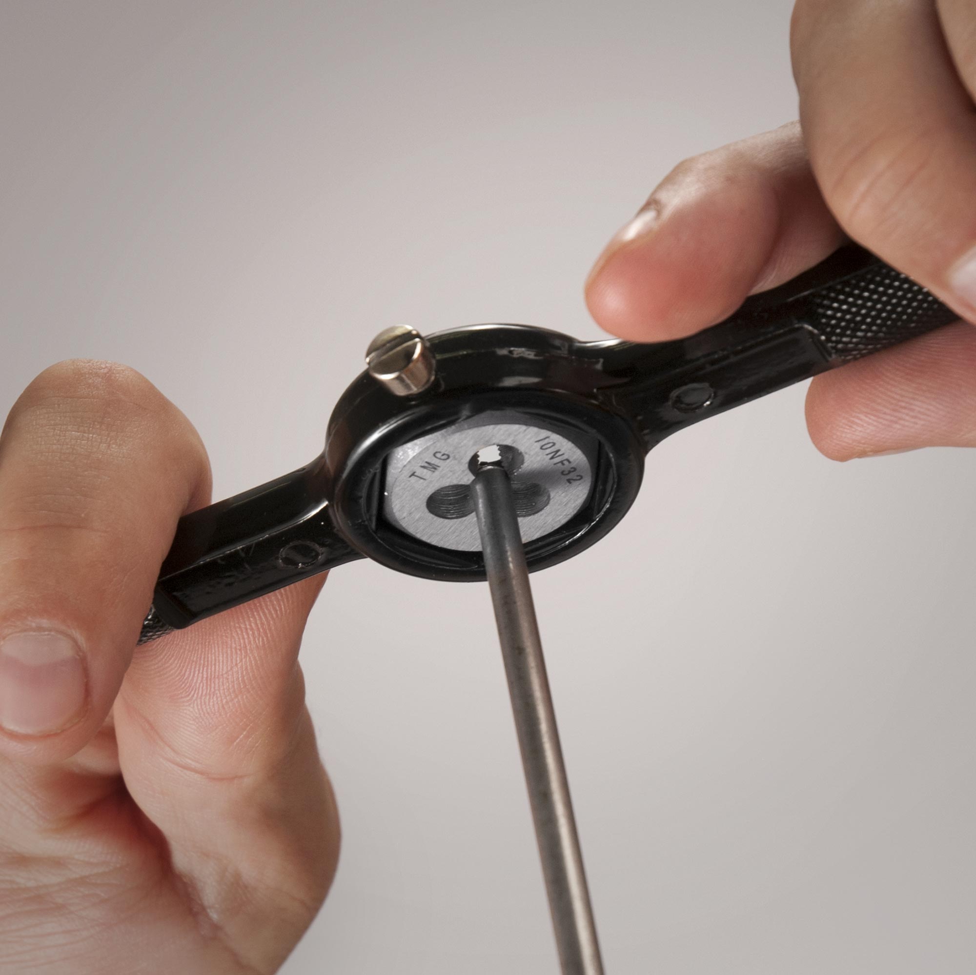 Handle For Our Thread Cutting Die StewMac