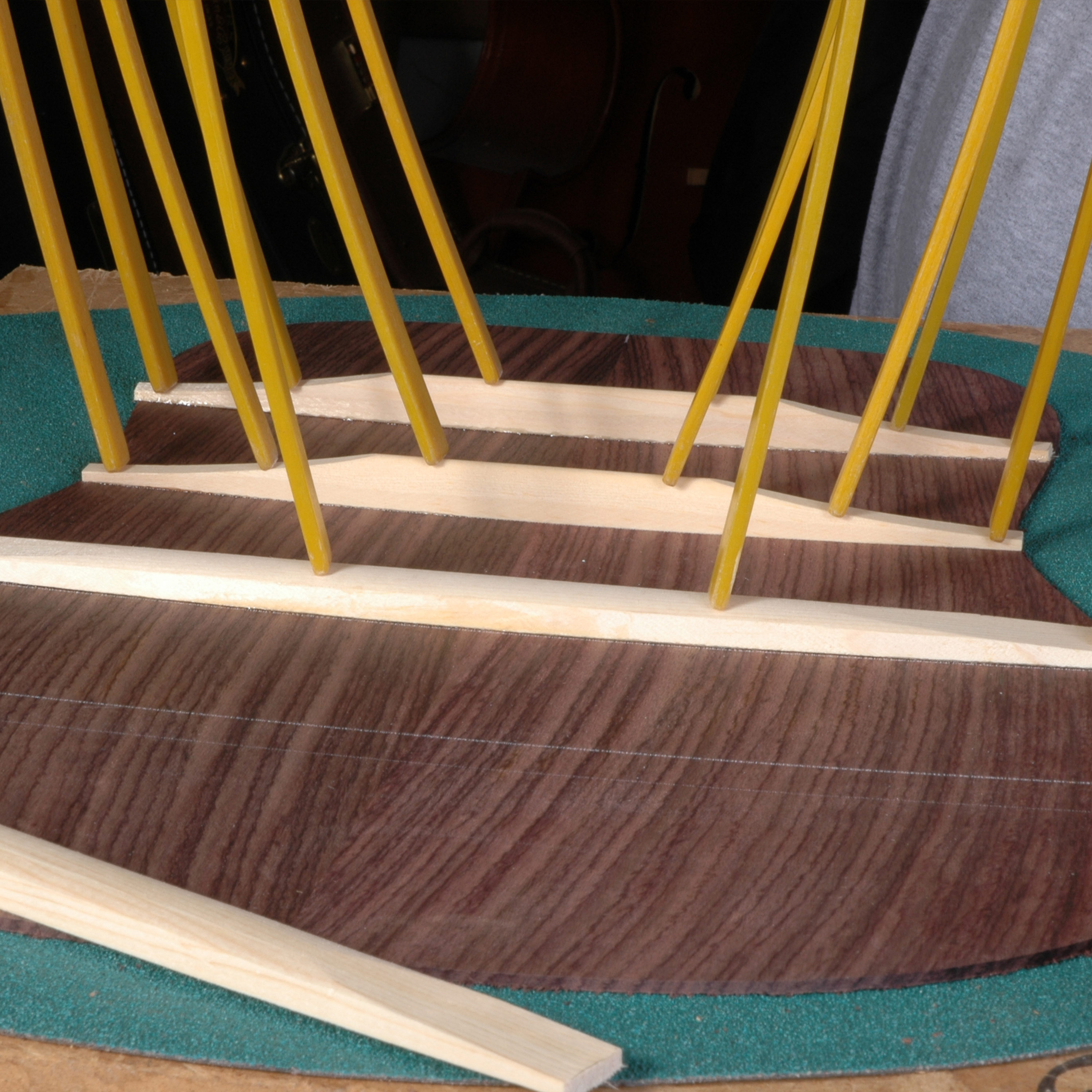 Go-bar Clamping System for Modern Guitar