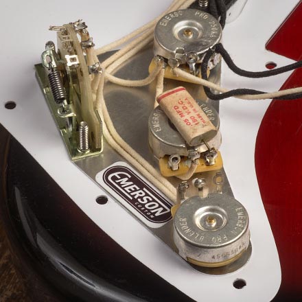Emerson Vintage-style Ground Plate for Strat