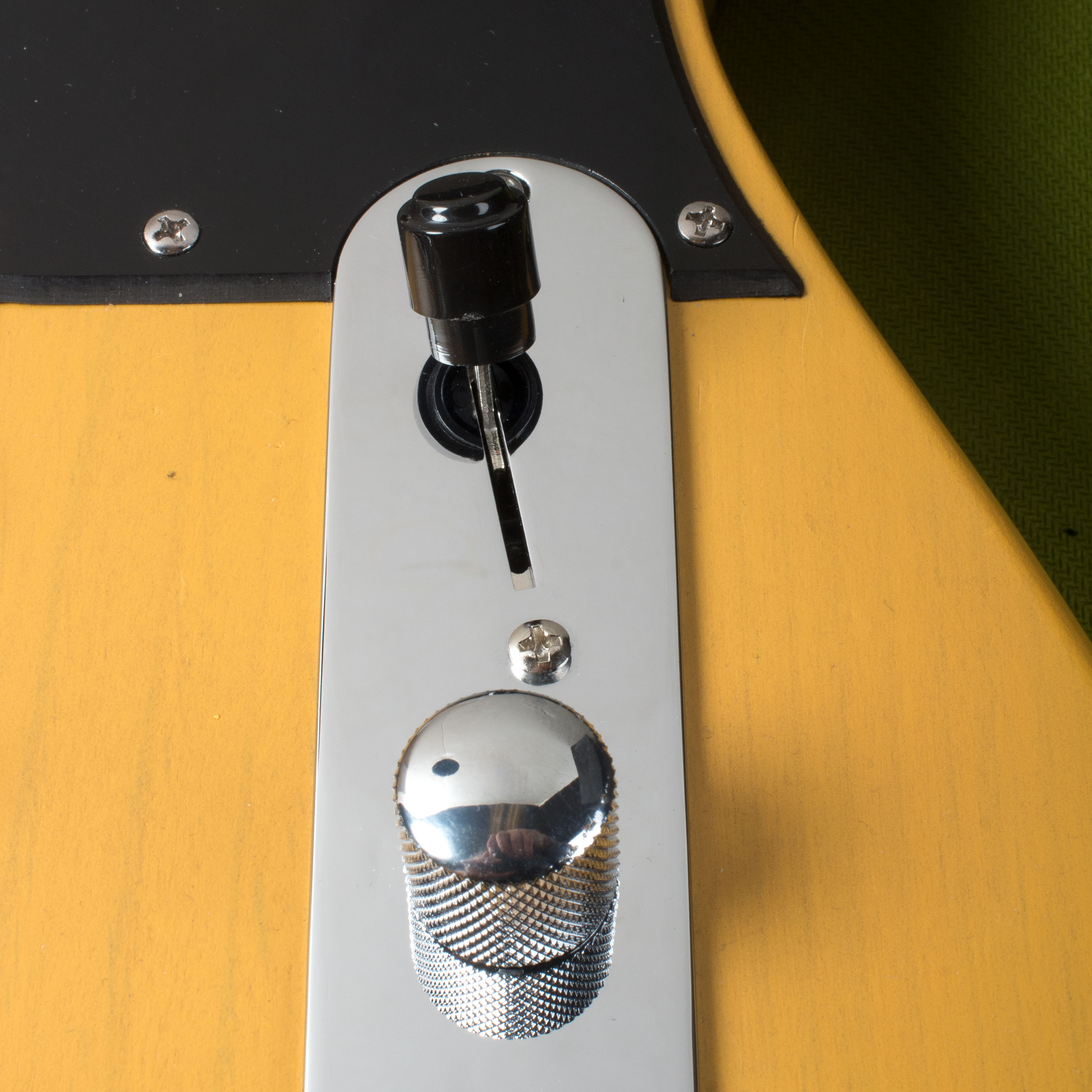 Control Plate for Tele with Angled Slot