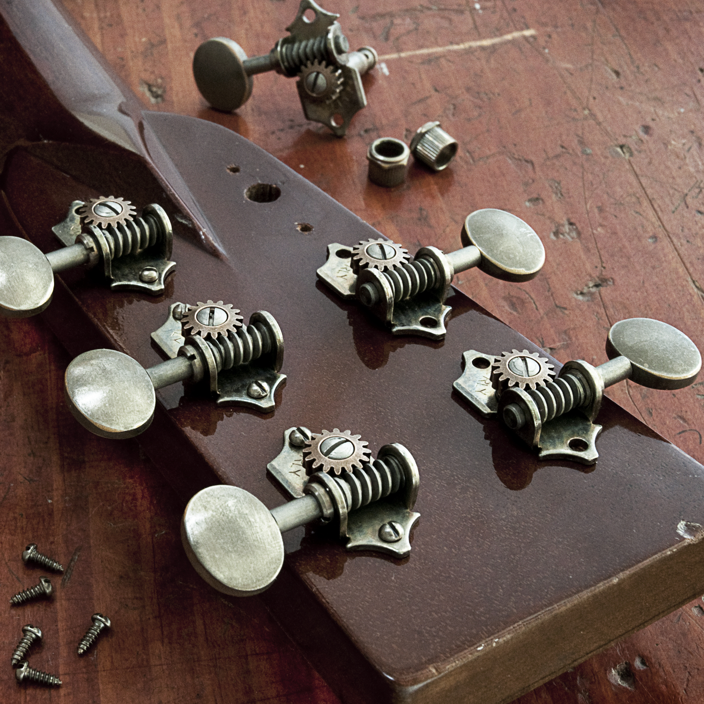 Waverly Guitar Tuners with Vintage Oval Knobs for Solid Pegheads