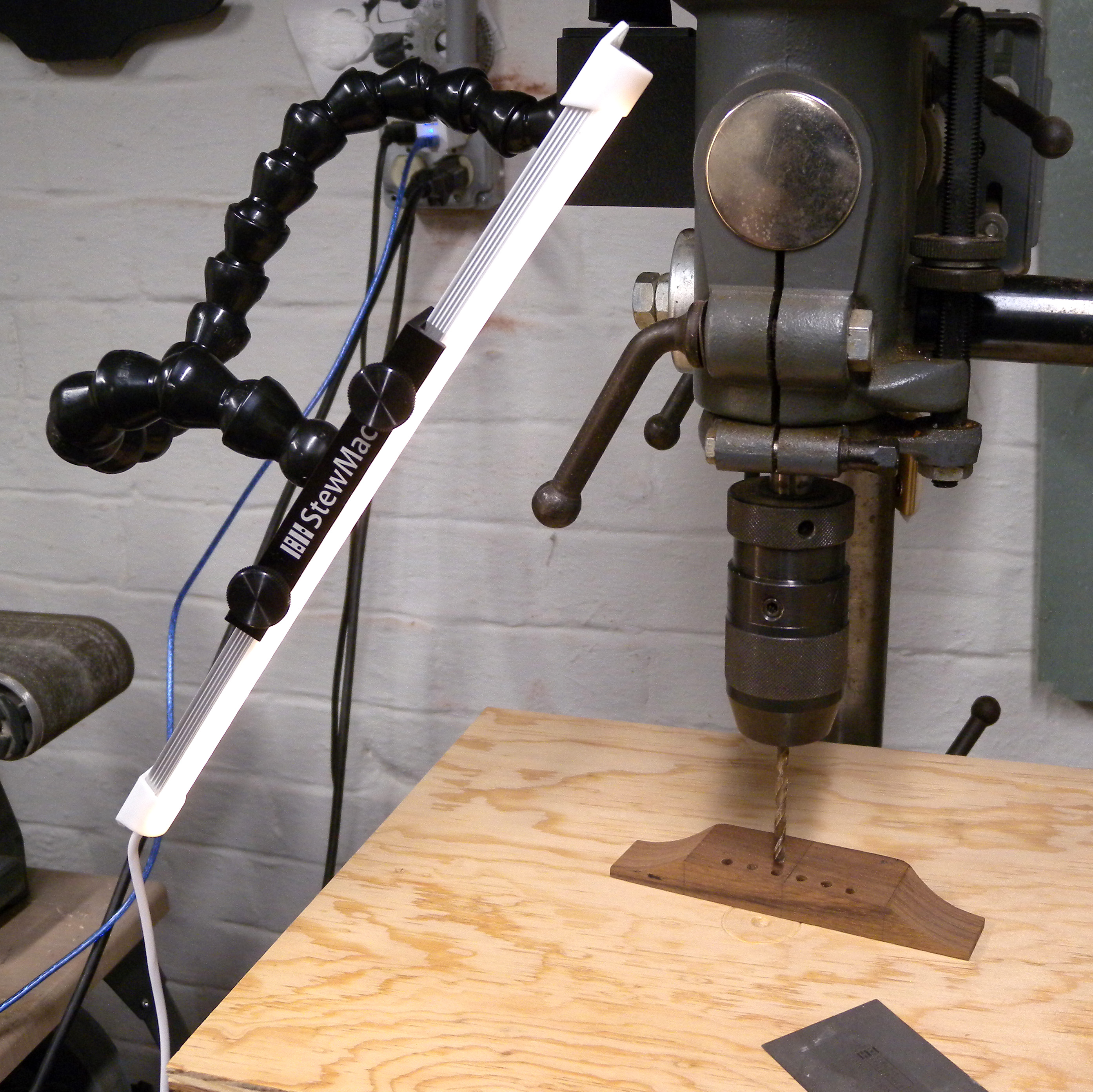StewMac Light Jig