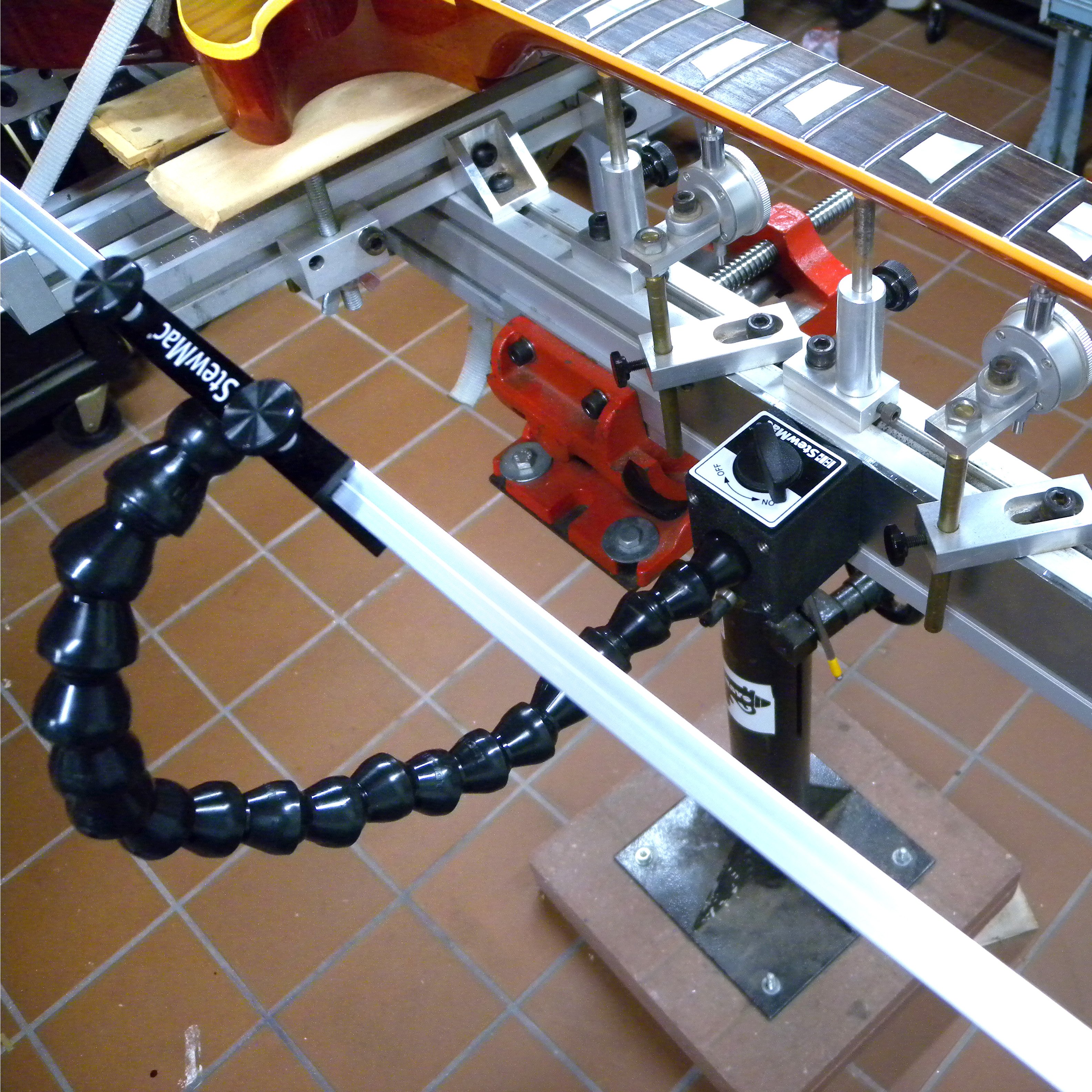 StewMac Light Jig