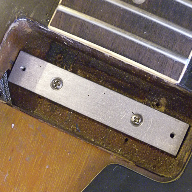Mini humbucker mounting bracket clearance