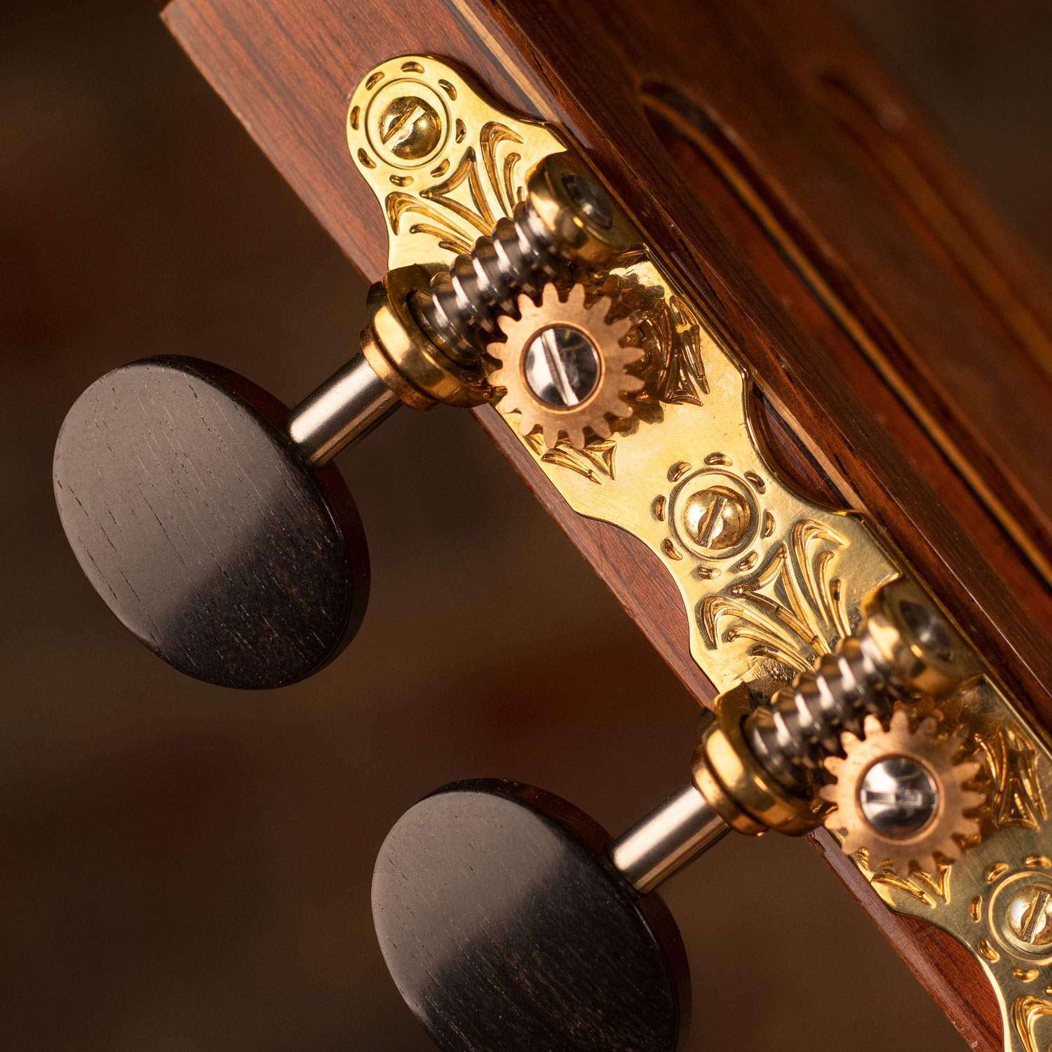 Nylon shop guitar tuner