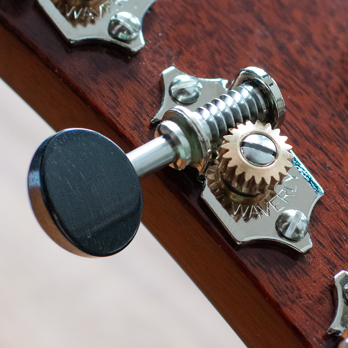 yommy Waverly Guitar Tuners with Ebony Knobs for Solid Pegheads