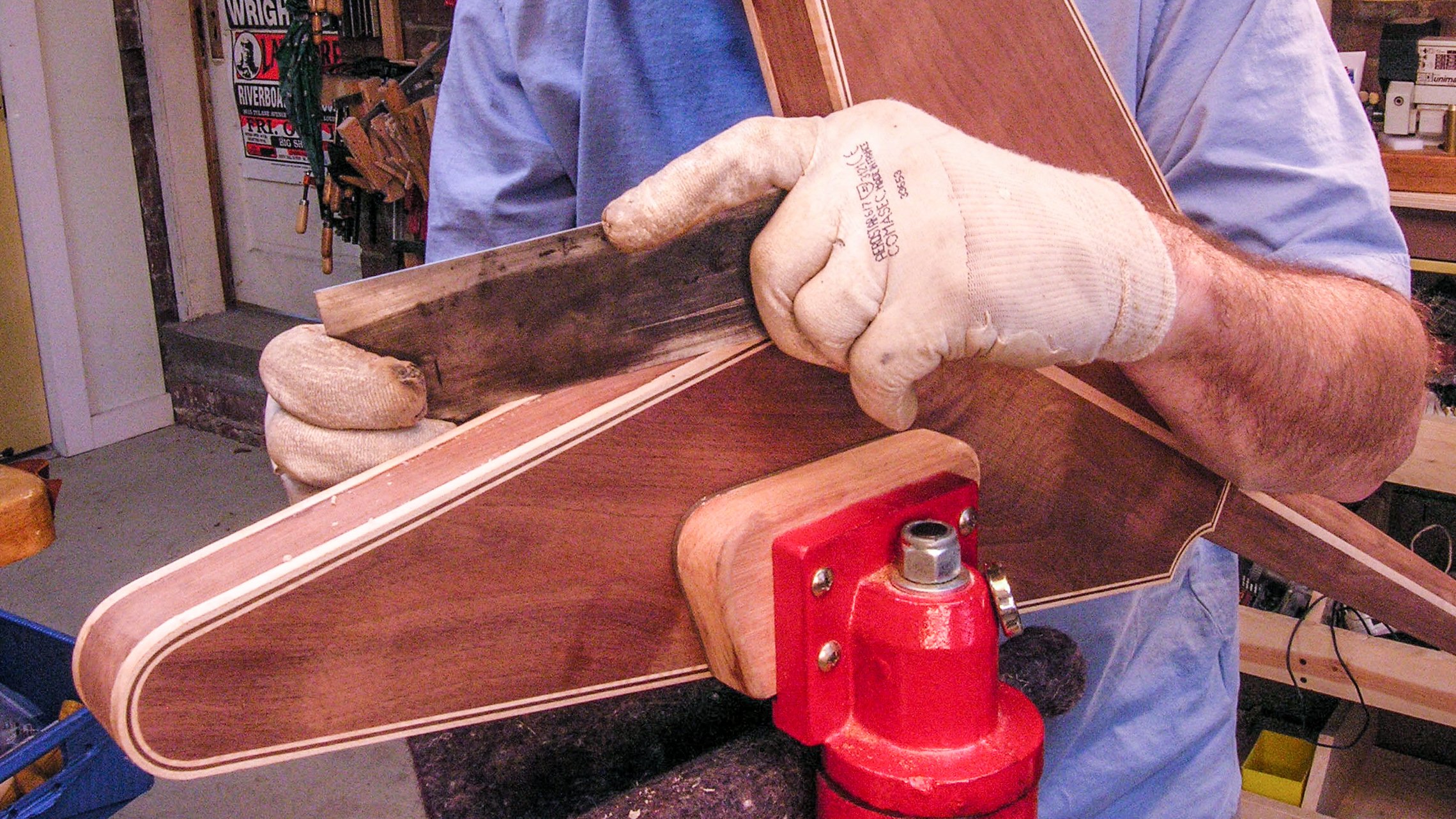 Scraping, not sanding, to prepare wood for finishing Scraping, not sanding, to prepare wood for finishing