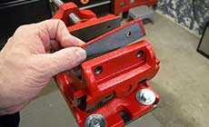 Adapt the Angle Vise for the bracket - step 1
