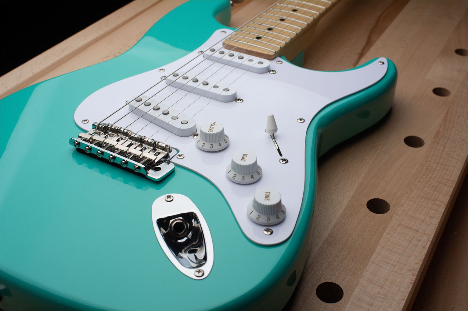Seafoam green finished S-Style guitar kit with white pickguard