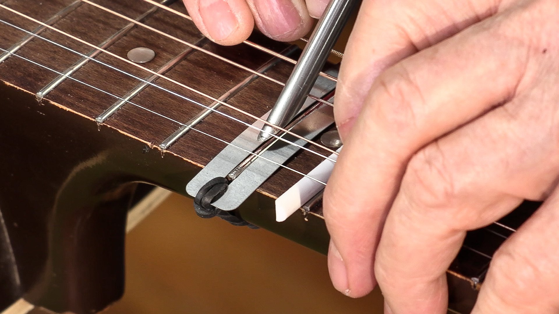 Fix Fret Buzz with the Strings On!