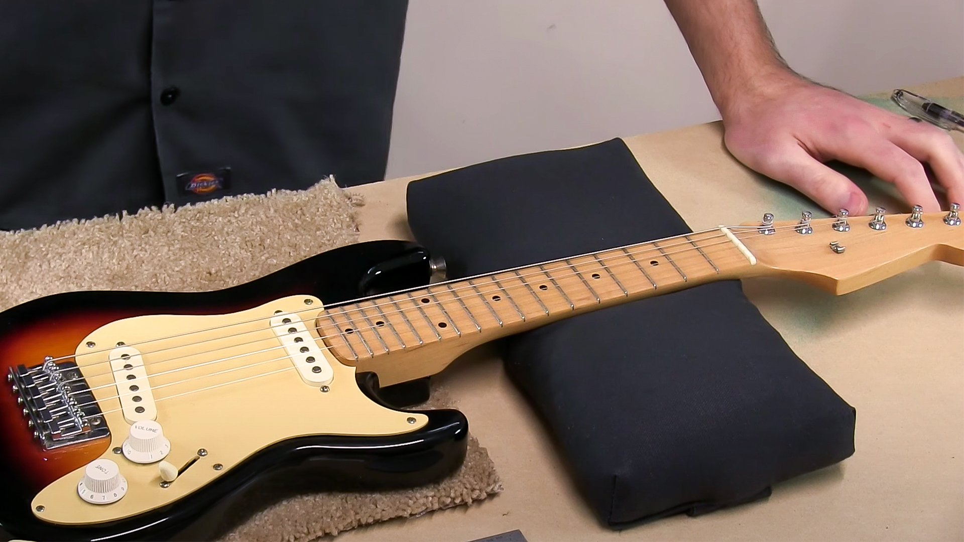 StewMac Deadblow Neck Rest Video