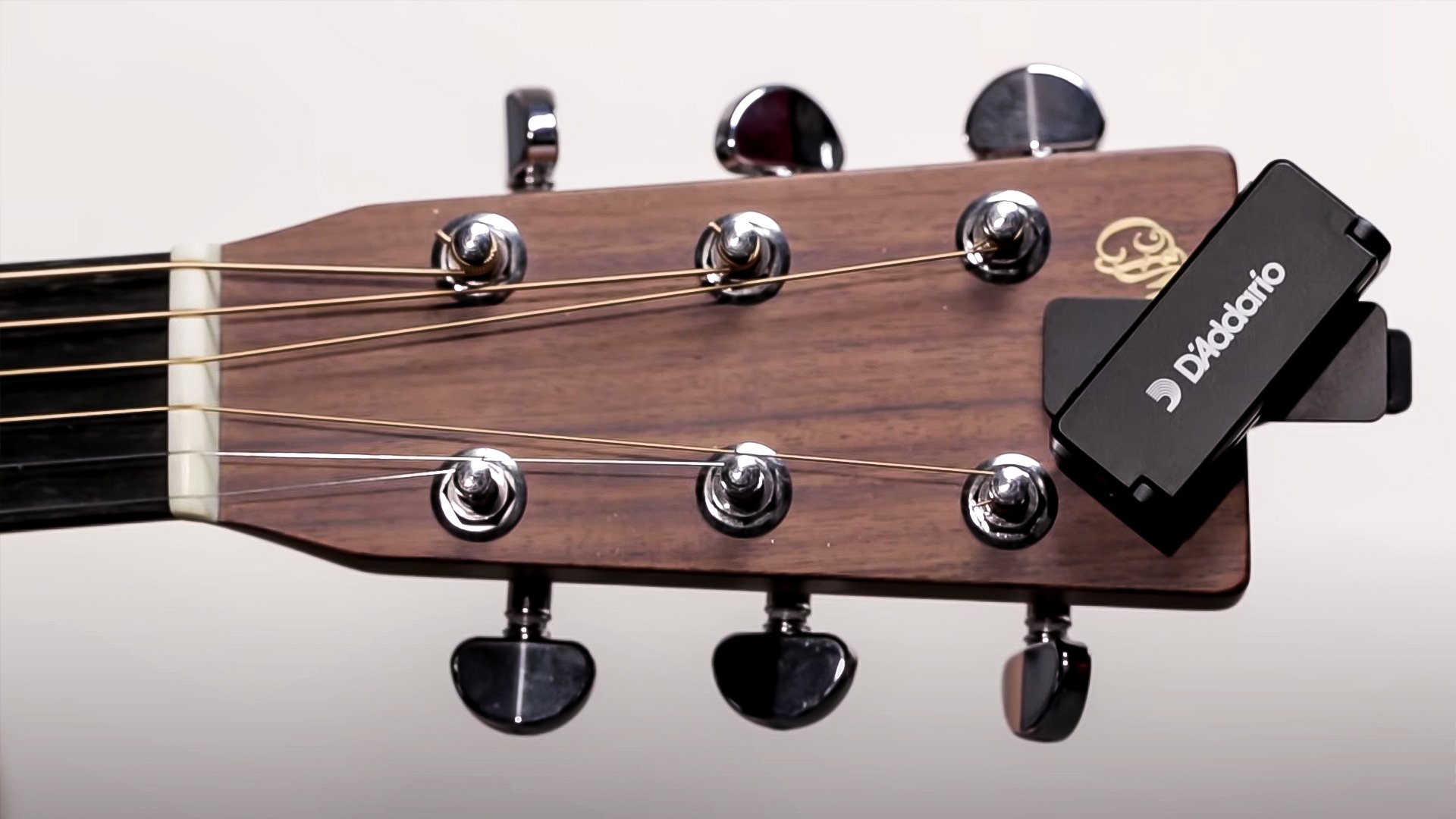 D'Addario Clip-On Headstock Tuner Demo