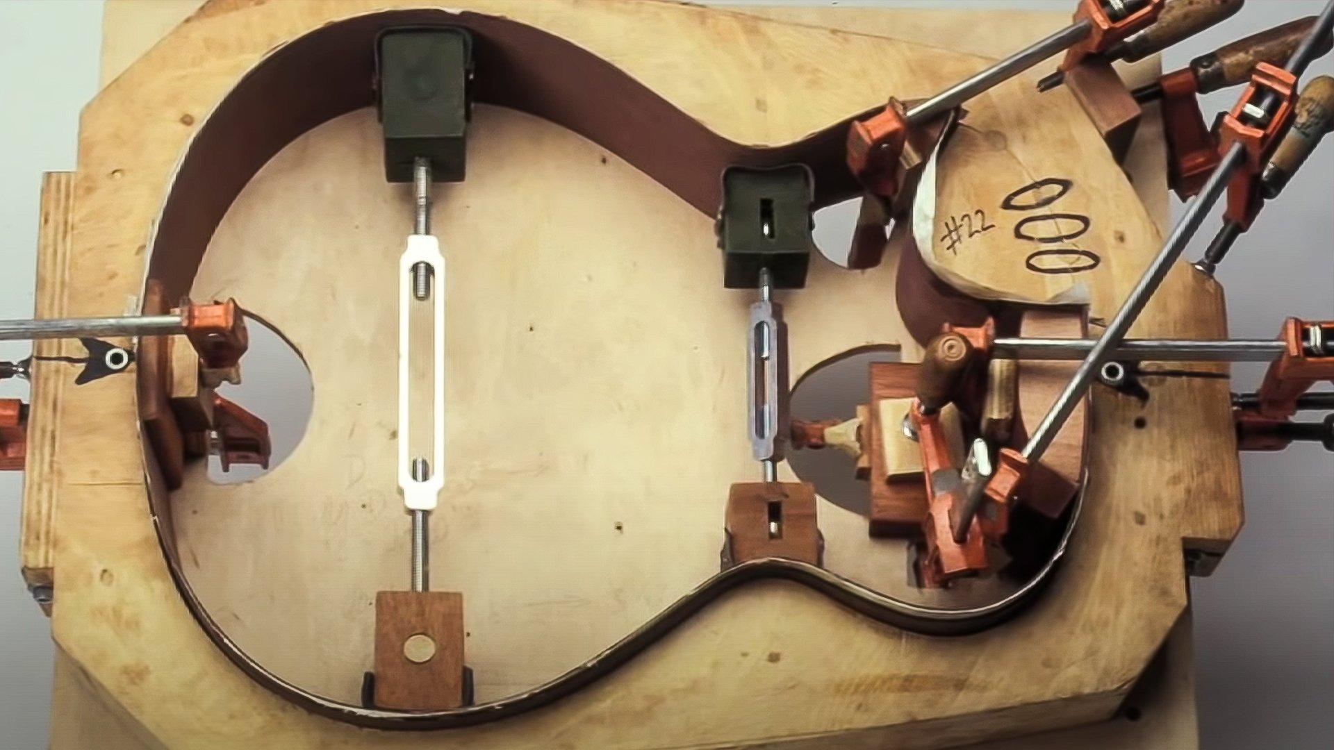 The Responsive Guitar