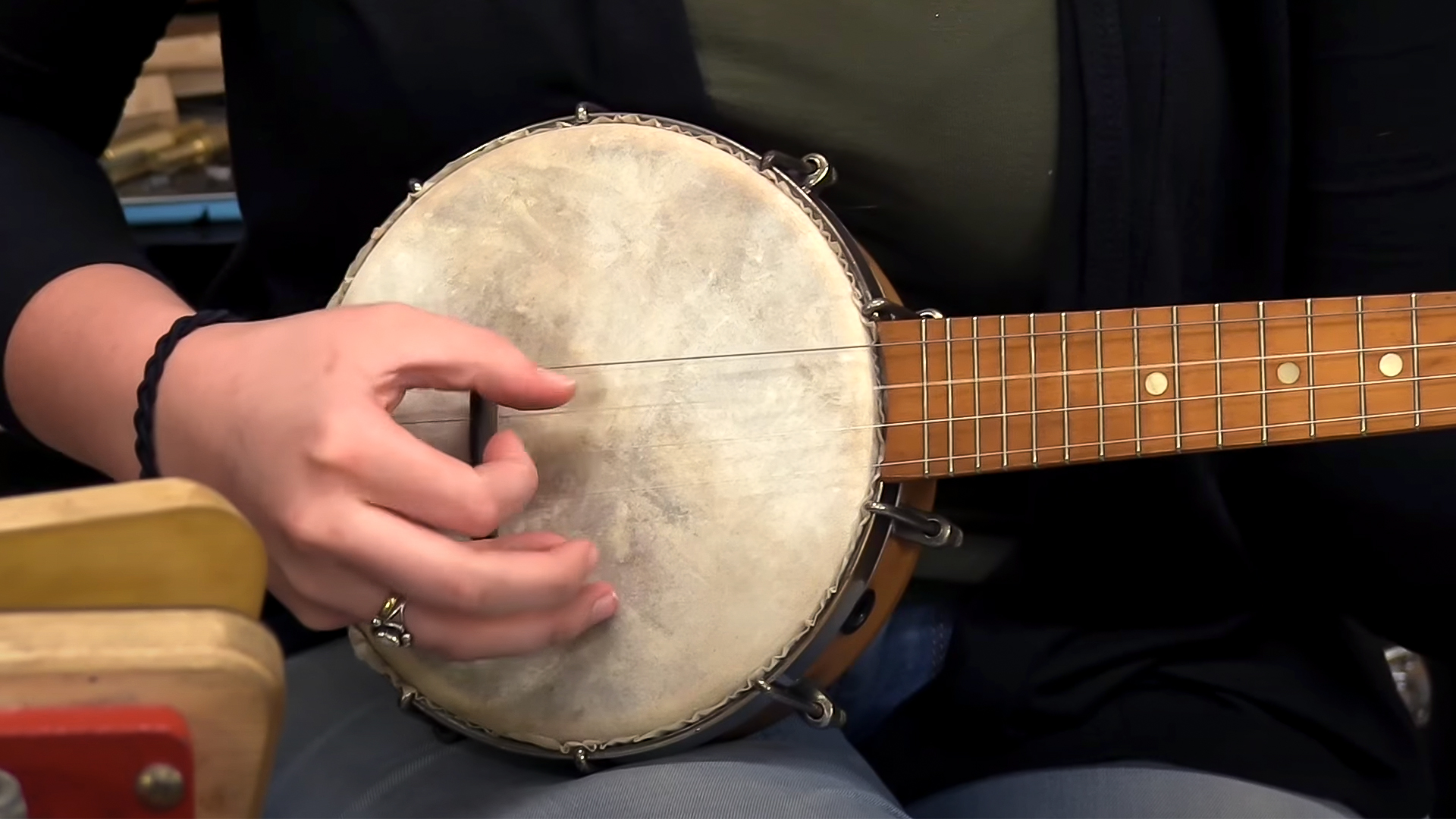 How to install a skin banjo head