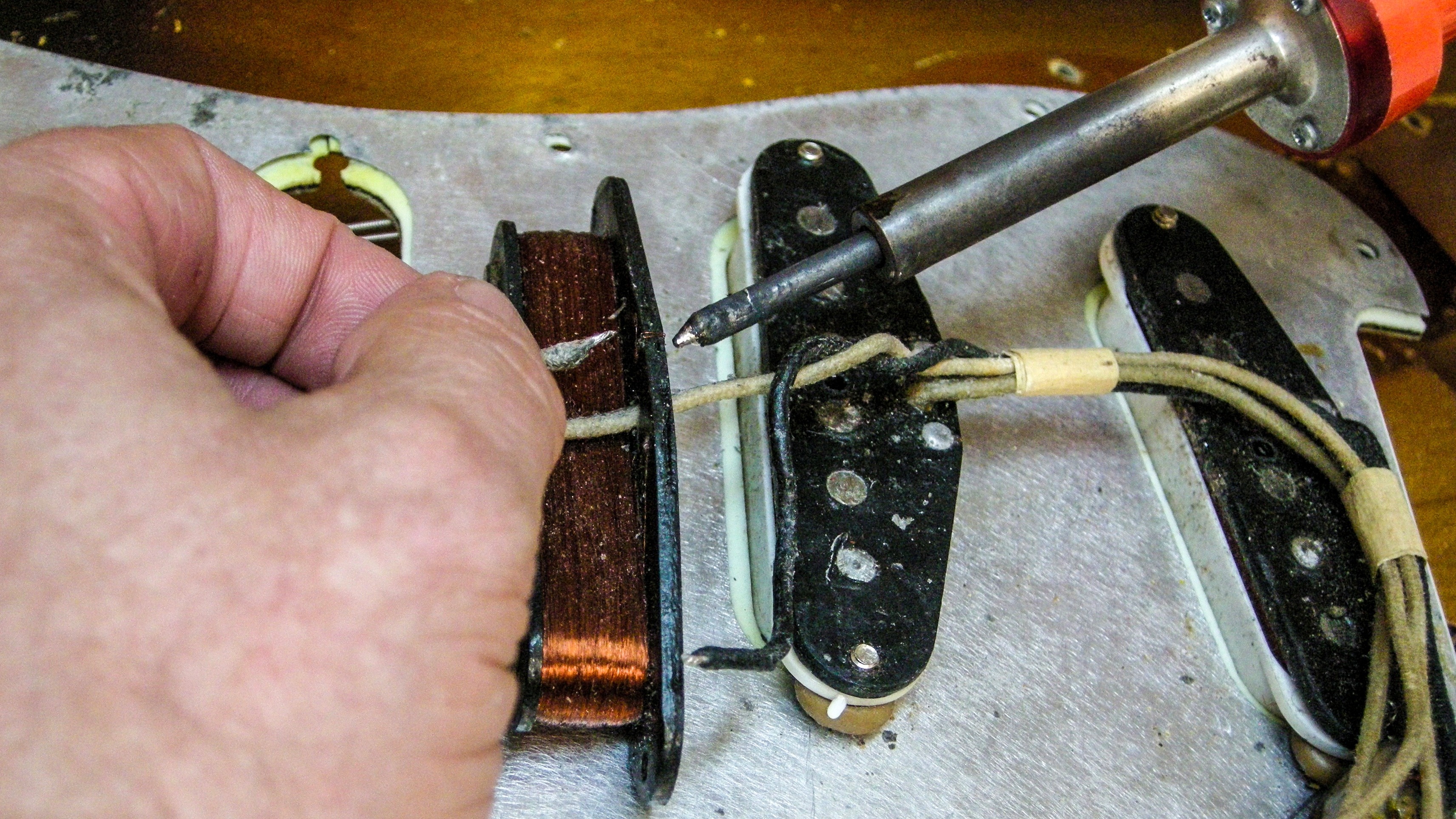 How to rewind a 1959 Strat pickup