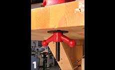 Two ways to mount the vise