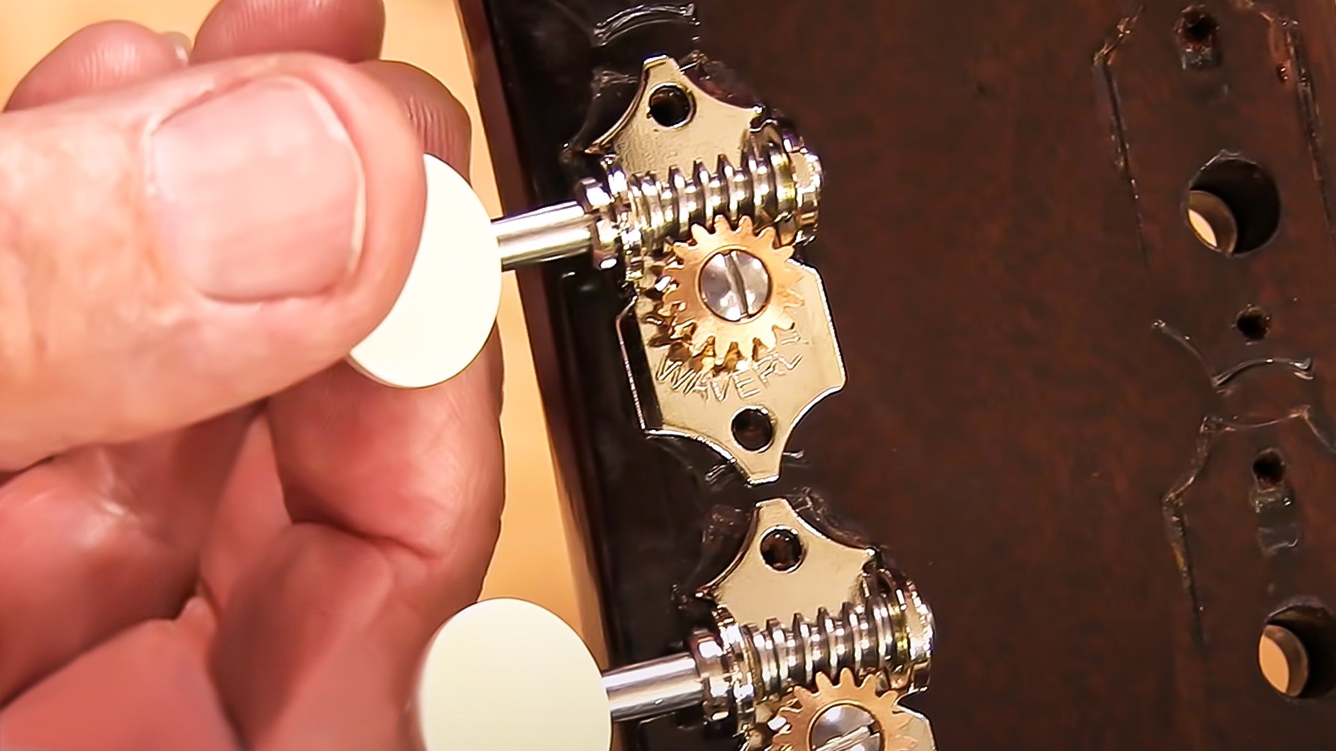 Tuning problems fixed + a guitar lesson!